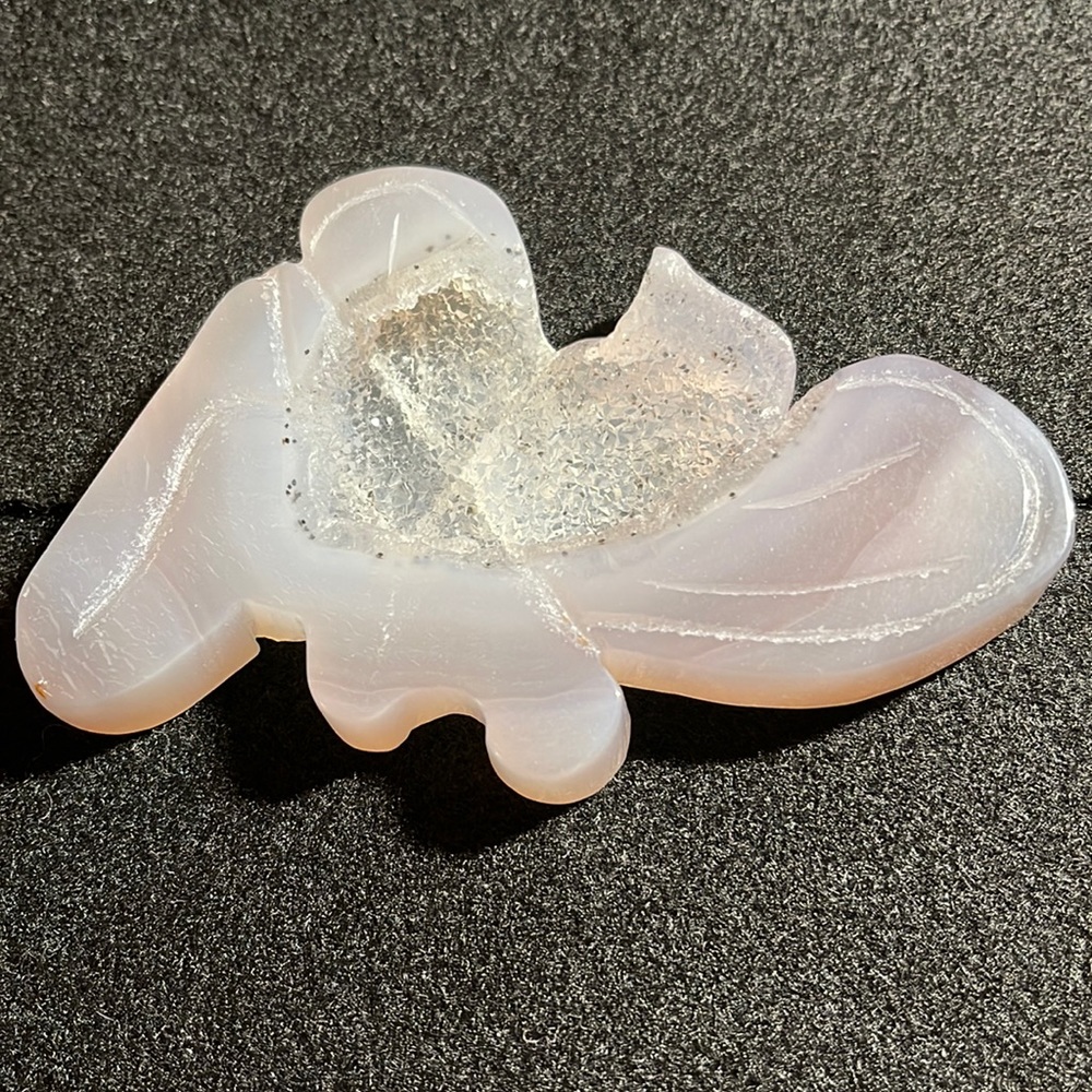Gray agate wings